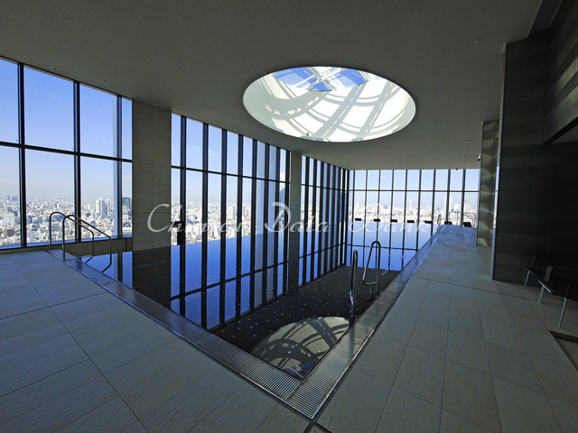 32階住居者専用展望プール