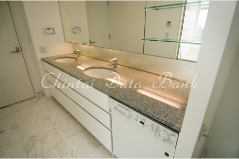 パウダールーム