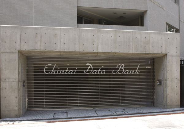 駐車場入り口、電動シャッターゲート