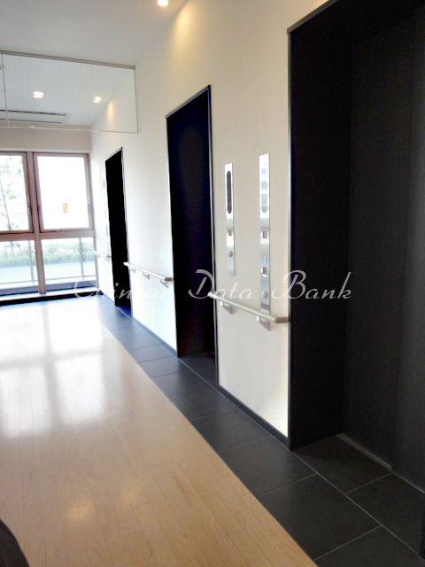 エレベーター前