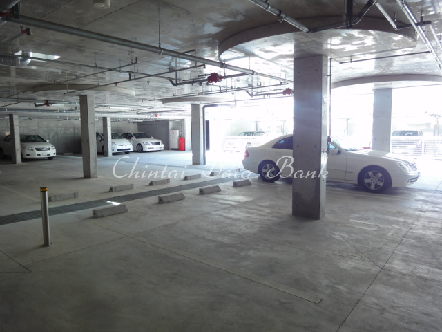 地下駐車場