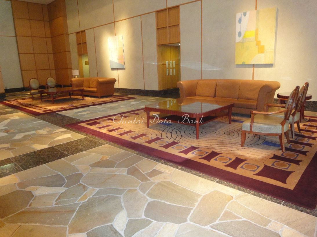 EASTエントランス2