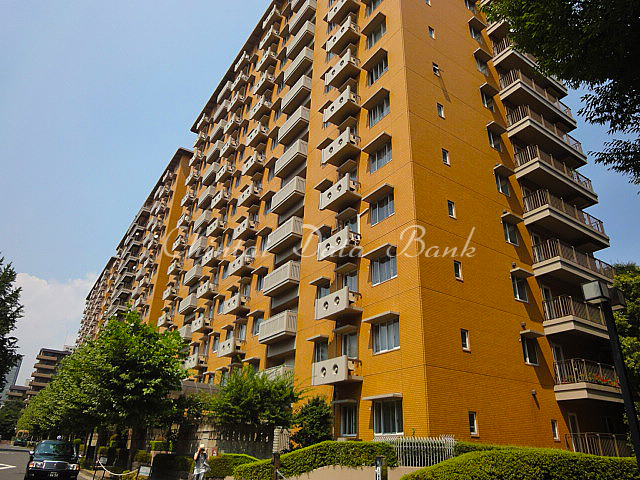 建物前6