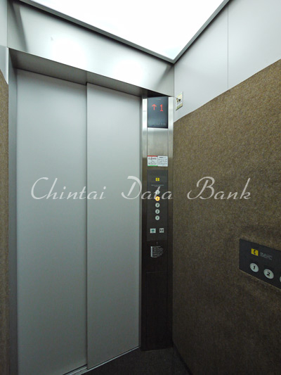 エレベーター内