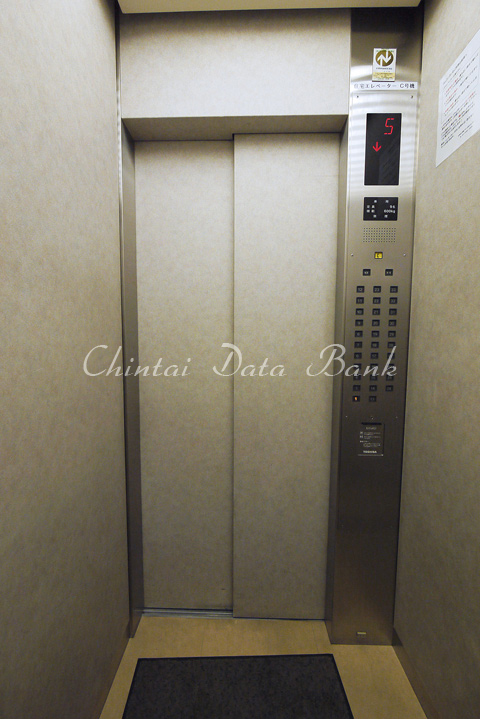 エレベター内