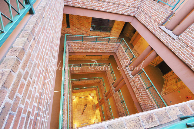 建物吹き抜け部分