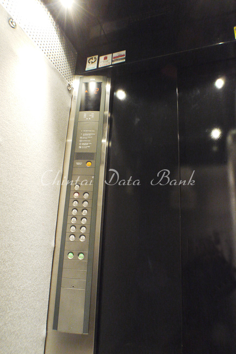 プレミア ロッソエレベーターホール