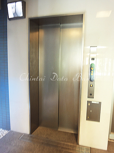 エレベーター前