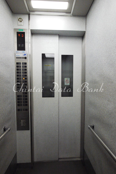 エレベーター内