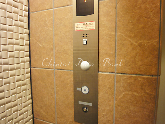 エレベーターボタン