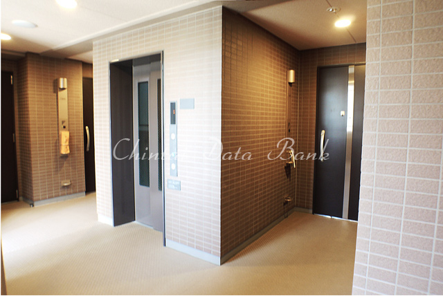 エレベーター前