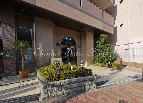 エントランス前