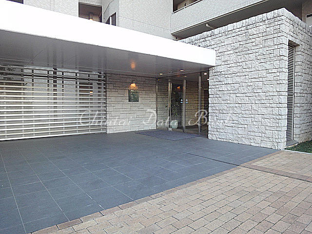 エントランス前