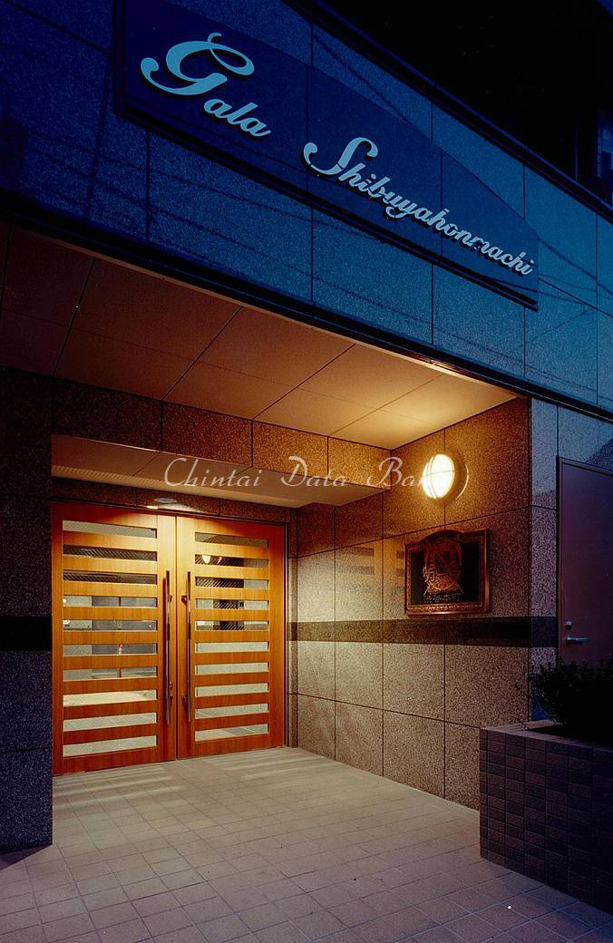 エントランス夜