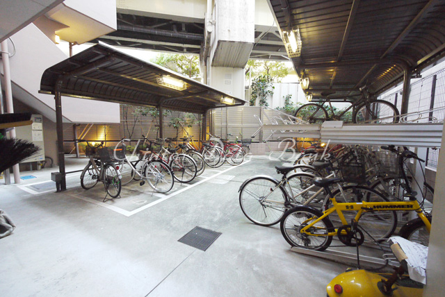 フォレシティ麻布十番弐番館自転車置き場