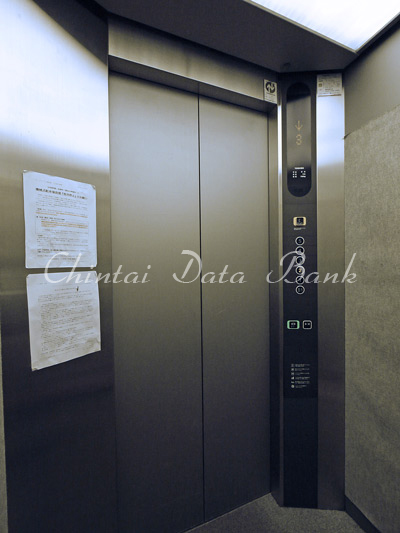 エレベーター内
